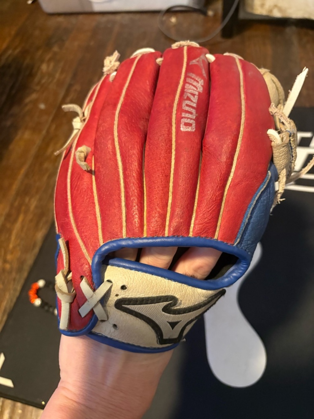 Mizuno 11'' Youth Prospect PowerClose Series RHT Glove Game-ready - Picture 3 of 7